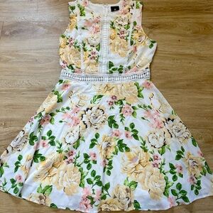 Disney Princess Floral Yellow White Pink Crochet Fit and Flare Dress Size Medium